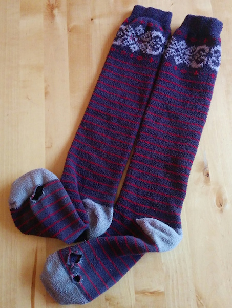 How to make fingerless gloves from old socks