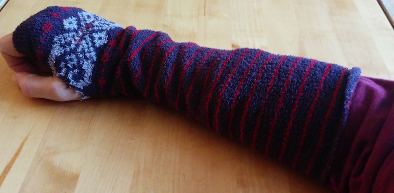 The finished article: fingerless gloves