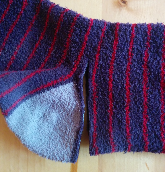 How to make fingerless gloves from old socks
